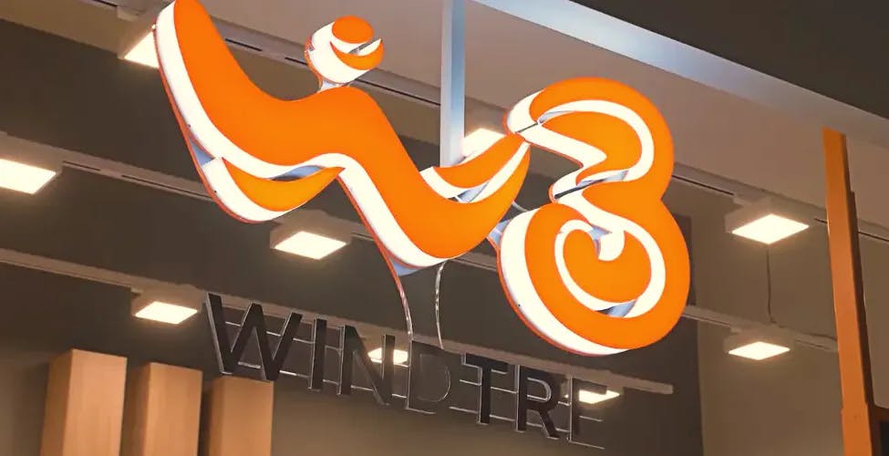 Al momento stai visualizzando WindTre multata per non aver rispettato le direttive sul modem libero. La difesa: “Il personale era poco preparato”