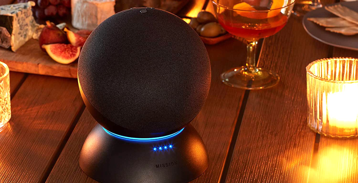 Scopri di più sull'articolo Amazon lancia la base batteria per portare in giro gli Echo di 4a generazione