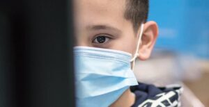 Scopri di più sull'articolo Povertà digitale, i dati sono drammatici: 1 tredicenne italiano su 3 in DaD non è capace di scaricare un file da Internet