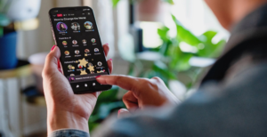 Scopri di più sull'articolo Facebook come Clubhouse, arrivano le stanze solo audio: si parte dagli Stati Uniti