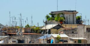 Scopri di più sull'articolo Il digitale terrestre ha giocato male la partita: che si rimandi o no lo switch-off, vince il satellite, lo streaming e il futuro