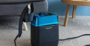 Scopri di più sull'articolo Rowenta Cube: stira, sanifica e rinfresca abbigliamento, tende e divani uccidendo virus e batteri