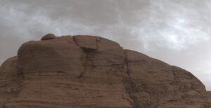 Scopri di più sull'articolo Questa foto non è stata scattata sulla Terra. Il mistero delle nubi marziane riprese da Curiosity