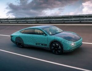 Scopri di più sull'articolo Lightyear ha percorso 710 km con una carica, 40 dei quali grazie al sole