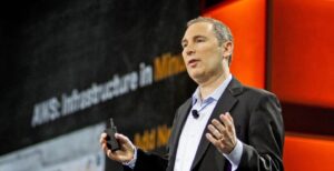 Scopri di più sull'articolo Chi è Andy Jassy, l’uomo che sostituirà Bezos come CEO di Amazon