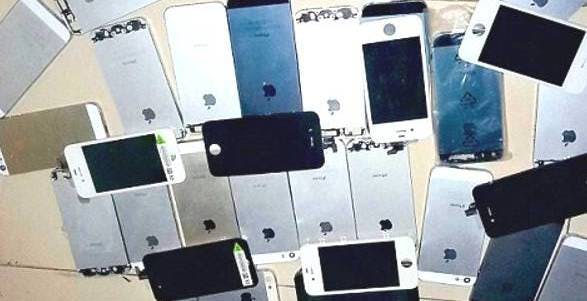 Scopri di più sull'articolo Contrabbandava falsi accessori per smartphone dalla Cina per venderli in USA: condannato a 2 anni di prigione