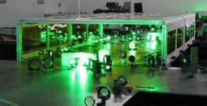 Scopri di più sull'articolo La Cina sperimenterà il laser più potente di sempre: 100 petawatt capaci di “rompere il vuoto”