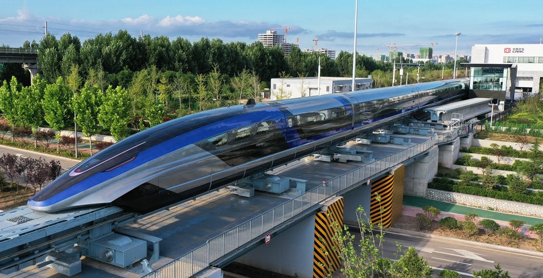 Inaugurato il treno a levitazione magnetica più veloce al mondo: viaggia a 600 km/h