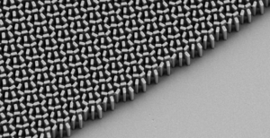 Scopri di più sull'articolo Samsung sta conducendo ricerche sulle metalenti. Vuole inserire “nano-obiettivi” negli smartphone