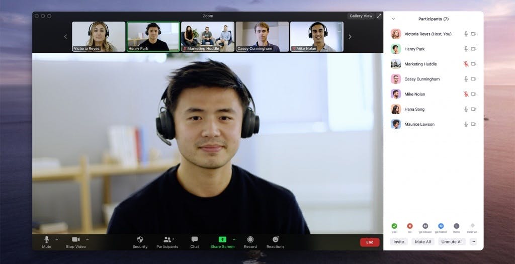 Scopri di più sull'articolo Zoom, presto arriverà la trascrizione e traduzione in tempo reale delle riunioni