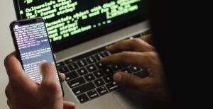 Scopri di più sull'articolo Il gruppo di cybercriminali russi REvil è sparito dalla rete. C’entra la telefonata di Biden a Putin?