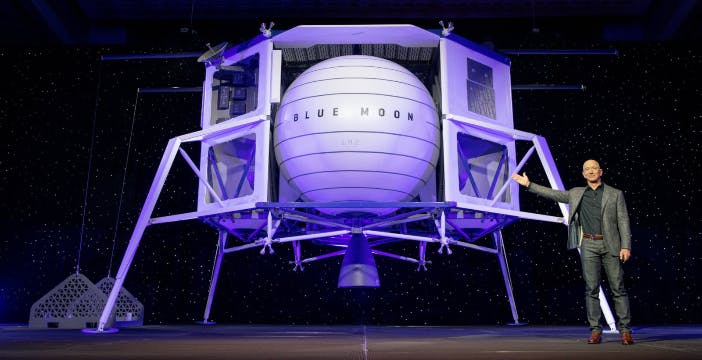 Blue Origin porta in tribunale la NASA: “Scegliere SpaceX come unico fornitore di lander lunari non è stato equo”