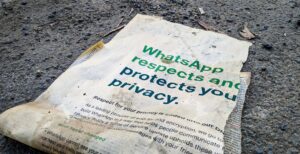 Scopri di più sull'articolo WhatsApp contraria al controllo automatico delle foto pedopornografiche sugli iPhone decisa da Apple: “È l’approccio sbagliato”