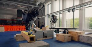 Scopri di più sull'articolo Questo video di due robot di Boston Dynamics che fanno parkour è semplicemente incredibile