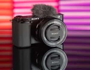 Scopri di più sull'articolo La vlog cam diventa mirrorless: la recensione della nuova Sony ZV-E10, la “terra promessa” dei video selfie