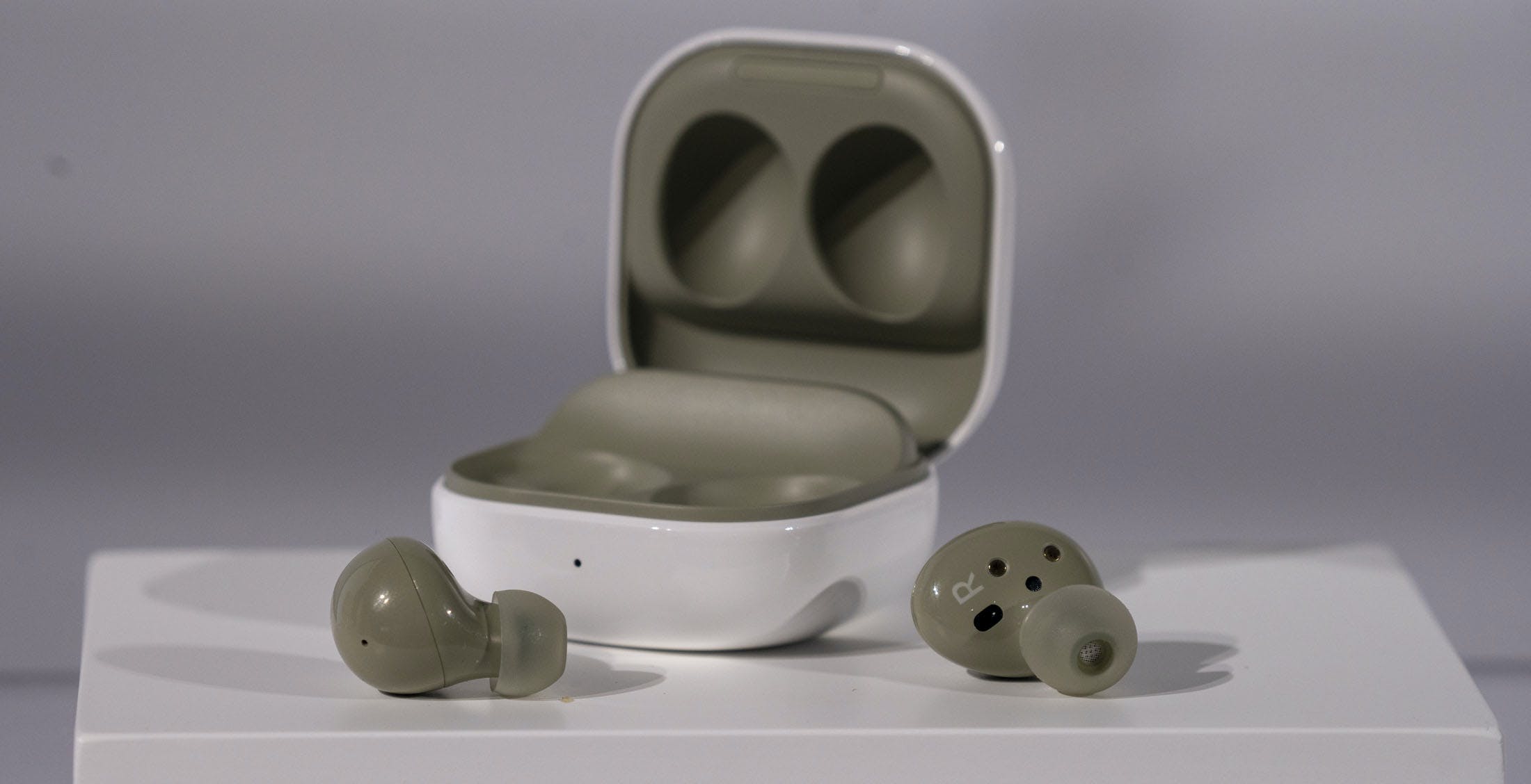 Galaxy Buds 2, gli auricolari che usano il machine learning per cancellare il rumore ambientale