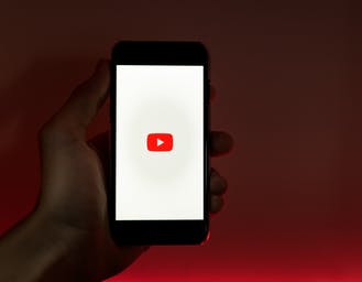 Al momento stai visualizzando Niente pubblicità su YouTube a 6,99 euro al mese con Premium Lite. Per ora è solo un test