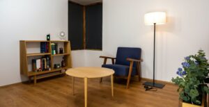 Scopri di più sull'articolo Realizzata la “stanza che ricarica”. Dispositivi alimentati dall’energia veicolata da campi magnetici