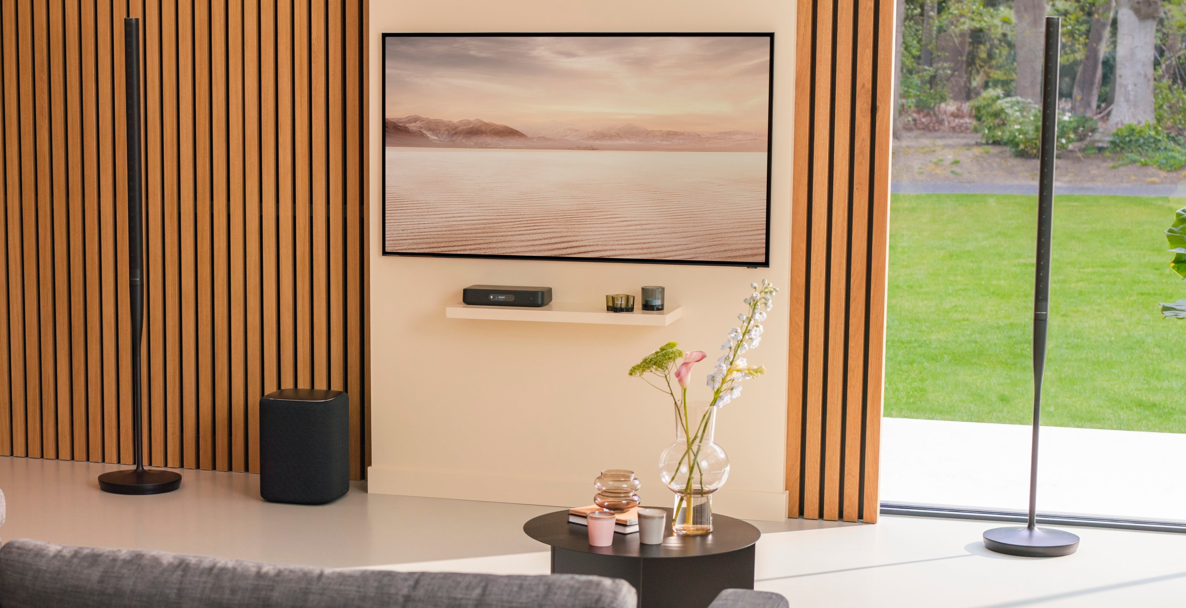 Ufficiale harman/kardon Radiance 2400: un sistema audio diverso dal comune, ma il prezzo è per pochi