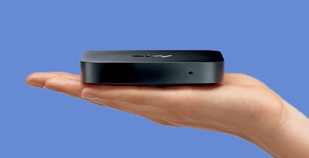 Al momento stai visualizzando C’è un nuovo Sky Q, è più piccolo, ha il tuner DVB-T2 e nasce per lo streaming