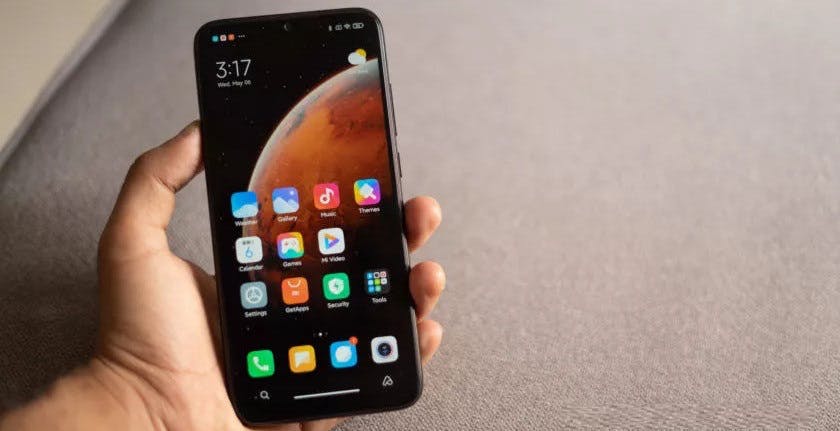 Al momento stai visualizzando Bloccare il sideload delle app, Xiaomi sta testando la “Pure Mode” perché il 40% delle app caricate non è sicuro