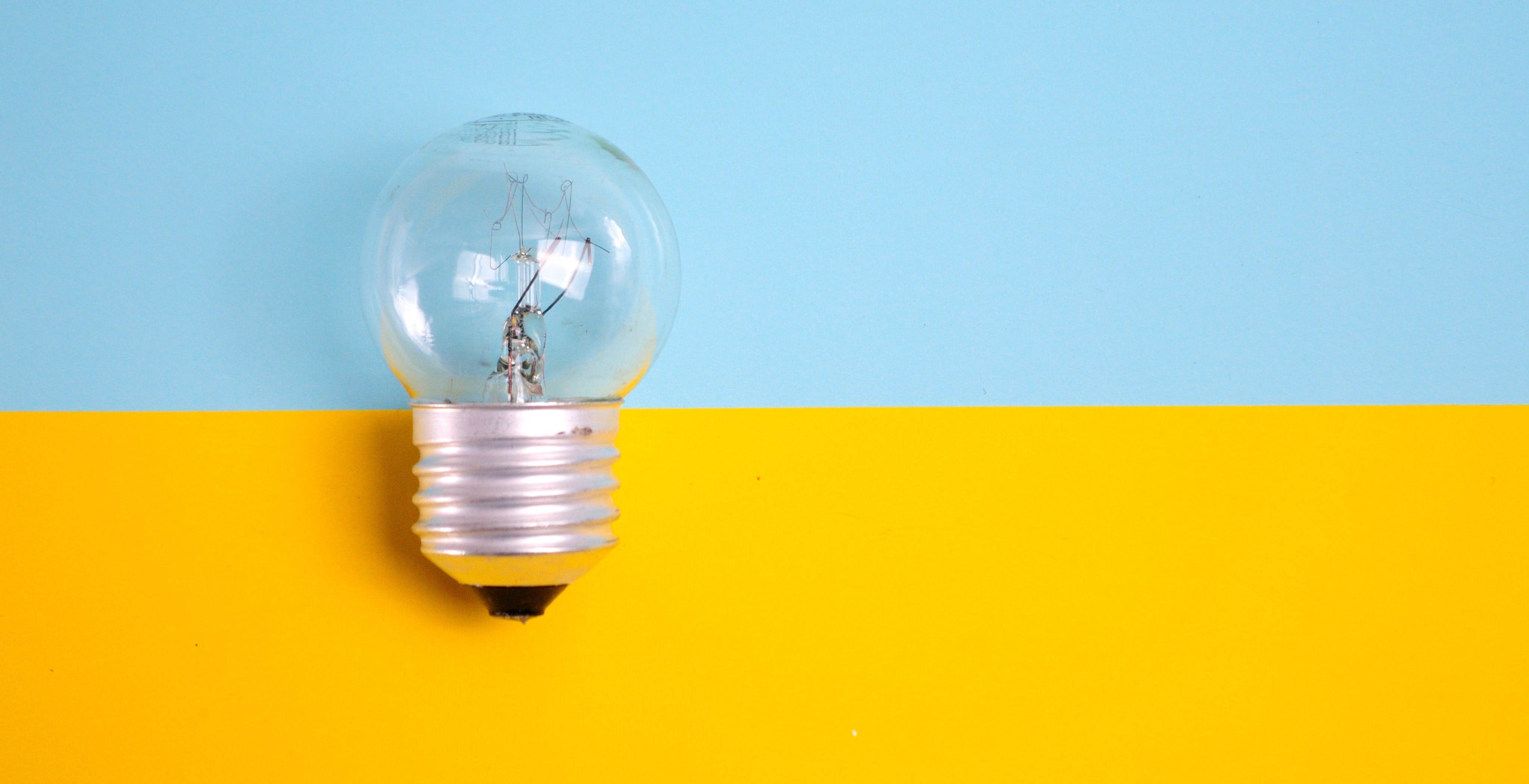 Al momento stai visualizzando Da oggi cambiano le etichette energetiche per le sorgenti luminose