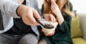 Scopri di più sull'articolo Così il tuo TV ti traccia: come l’Hbb TV viola la privacy e il GDPR