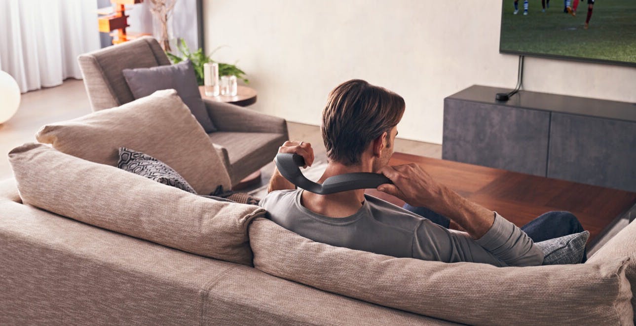 Al momento stai visualizzando Il cinema a casa, anche da indossare: fra i nuovi prodotti audio di Sony c’è anche un altoparlante da mettere al collo