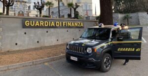 Scopri di più sull'articolo Denunciato “nonno IPTV”: a 70 anni gestiva 1800 abbonamenti irregolari. Nella rete anche i clienti, rintracciati mediante indagini bancarie