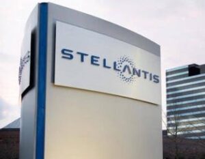 Scopri di più sull'articolo Joint venture tra Stellantis e LG Energy per costruire un’enorme Gigafactory di batterie in America