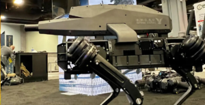 Scopri di più sull'articolo Hanno dato un fucile a un robot. Può sparare fino a 1,2 chilometri di distanza e va ovunque