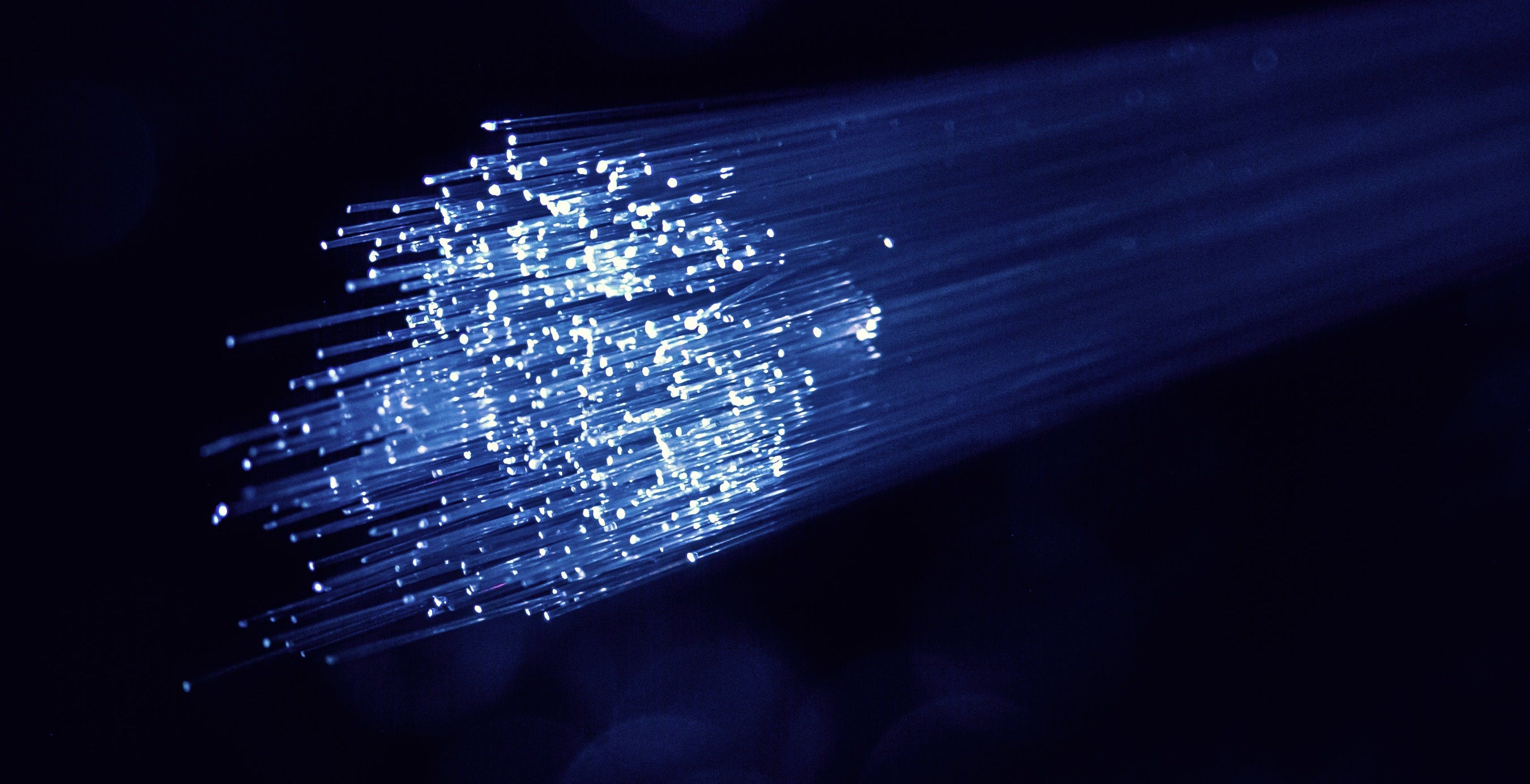 Al momento stai visualizzando Enel potrà vendere la sua quota in Open Fiber: la Commissione Europea ha dato l’ok senza condizioni