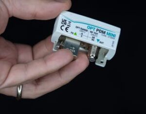 Scopri di più sull'articolo Il segnale d’antenna corre sulla fibra ottica. Così arriva dappertutto. Ecco come funziona.