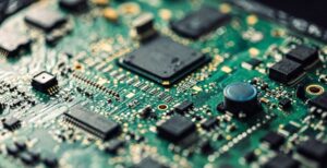 Scopri di più sull'articolo Crisi dei chip, prezzi più alti e prodotti peggiori. Spesso conviene comprare il modello vecchio