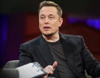 Al momento stai visualizzando Un sondaggio su Twitter ha deciso che Elon Musk venderà il 10% delle azioni di Tesla. Lo avrebbe fatto comunque