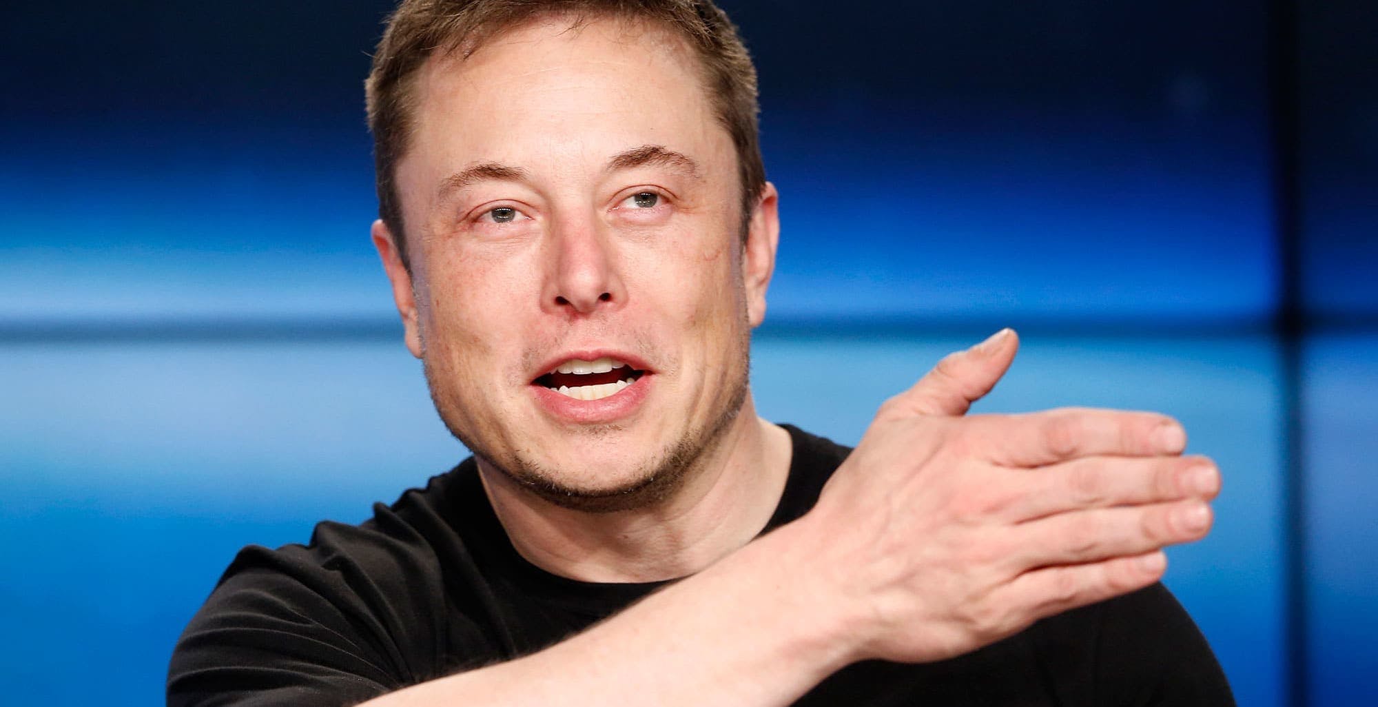 Facebook ha contrassegnato come ufficiale la pagina di un falso Elon Musk