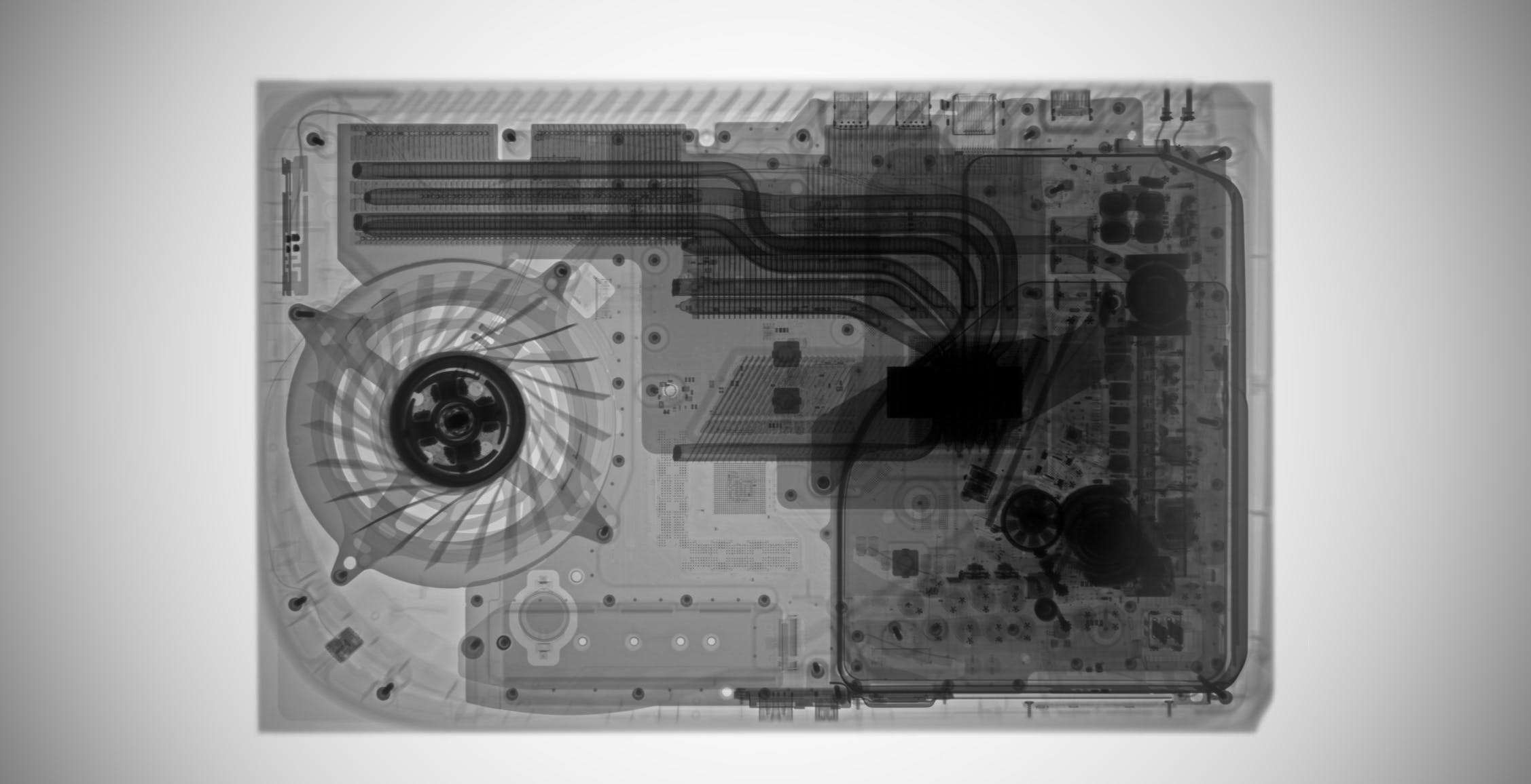 Al momento stai visualizzando Un gruppo di hacker ha ottenuto le chiavi di cifratura di PlayStation 5. Aperta la strada ai giochi pirata?