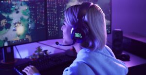 Scopri di più sull'articolo Con JBL Quantum tutti gli strumenti per il gaming perfetto, anche nel suono