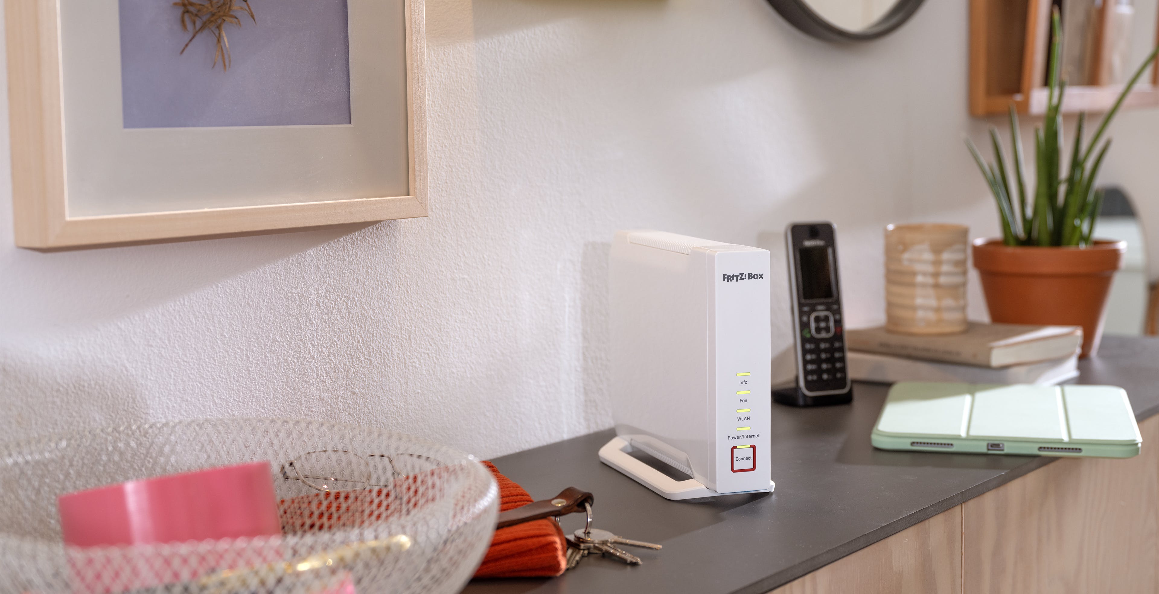 Ufficiale AVM FRITZ!Box 4060, router tri-band con Wi-Fi 6 perfetto per le connessioni FTTH