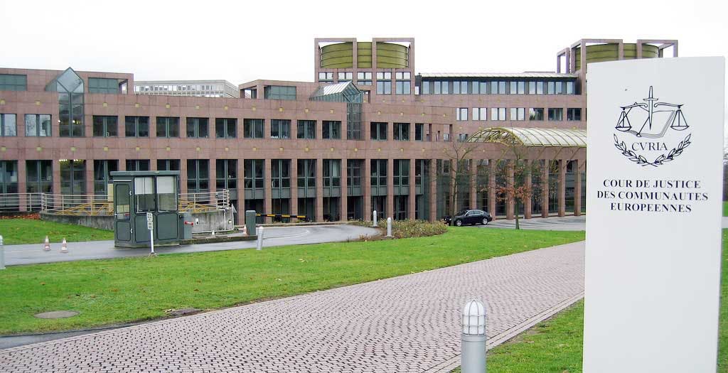 Al momento stai visualizzando Intel, annullata dopo 12 anni la multa dell’antitrust UE. Non è possibile provare che abbia danneggiato AMD