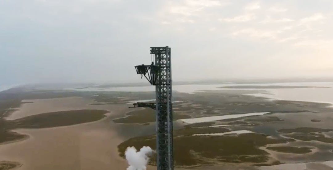 SpaceX si prepara a catturare al volo il razzo di Starship con Mechazilla