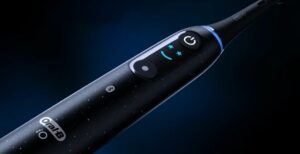 Scopri di più sull'articolo Oral-B lancia l’allenatore dentale. Il nuovo spazzolino iO10 è sempre più smart