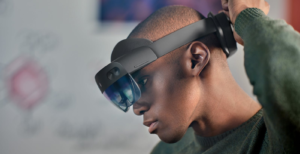 Scopri di più sull'articolo HoloLens 3, Microsoft non ha piani certi. Spunta una collaborazione con Samsung