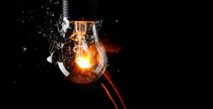 Scopri di più sull'articolo Il decreto per annullare l’aumento del costo dell’energia alle imprese non piace. 28 organizzazioni insorgono