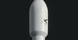 Scopri di più sull'articolo Una tempesta geomagnetica ha investito 40 satelliti di Starlink. Che ora saranno distrutti nel rientro in atmosfera