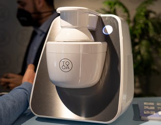 Al momento stai visualizzando Abbiamo fatto il gelato in tre minuti! Ecco TooA, la macchina del “gelato espresso”. La recensione