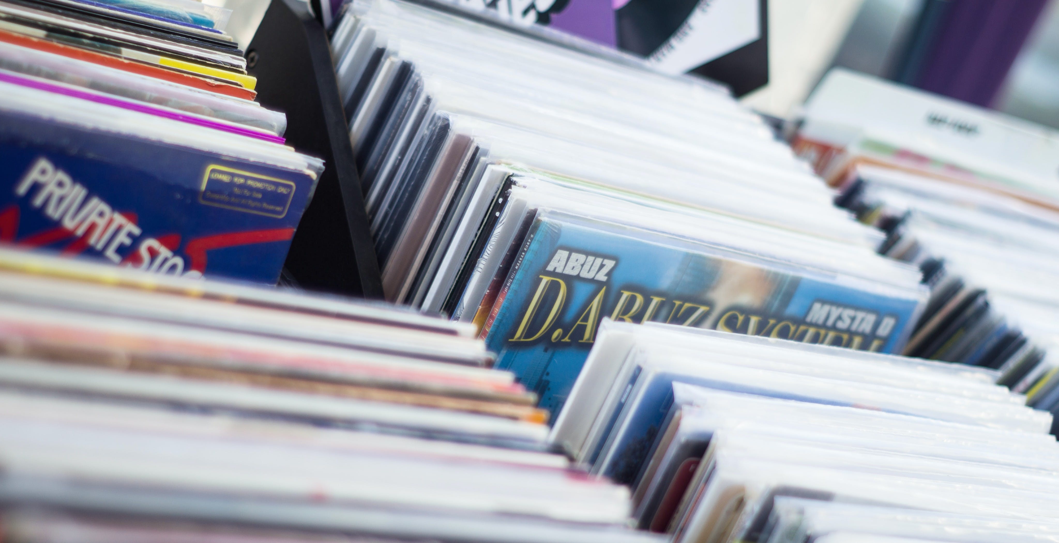 Istat, nel paniere 2022 la sedia per PC e i tamponi per il COVID-19. Fuori i CD