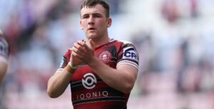 Scopri di più sull'articolo Calcio e cripto-valute, legame rischioso. IQONIQ fallisce, i soldi dei tifosi sono carta straccia