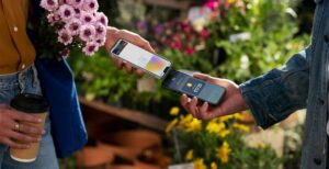 Scopri di più sull'articolo Apple lancia Tap to Pay: l’iPhone legge le carte contactless e diventa un POS