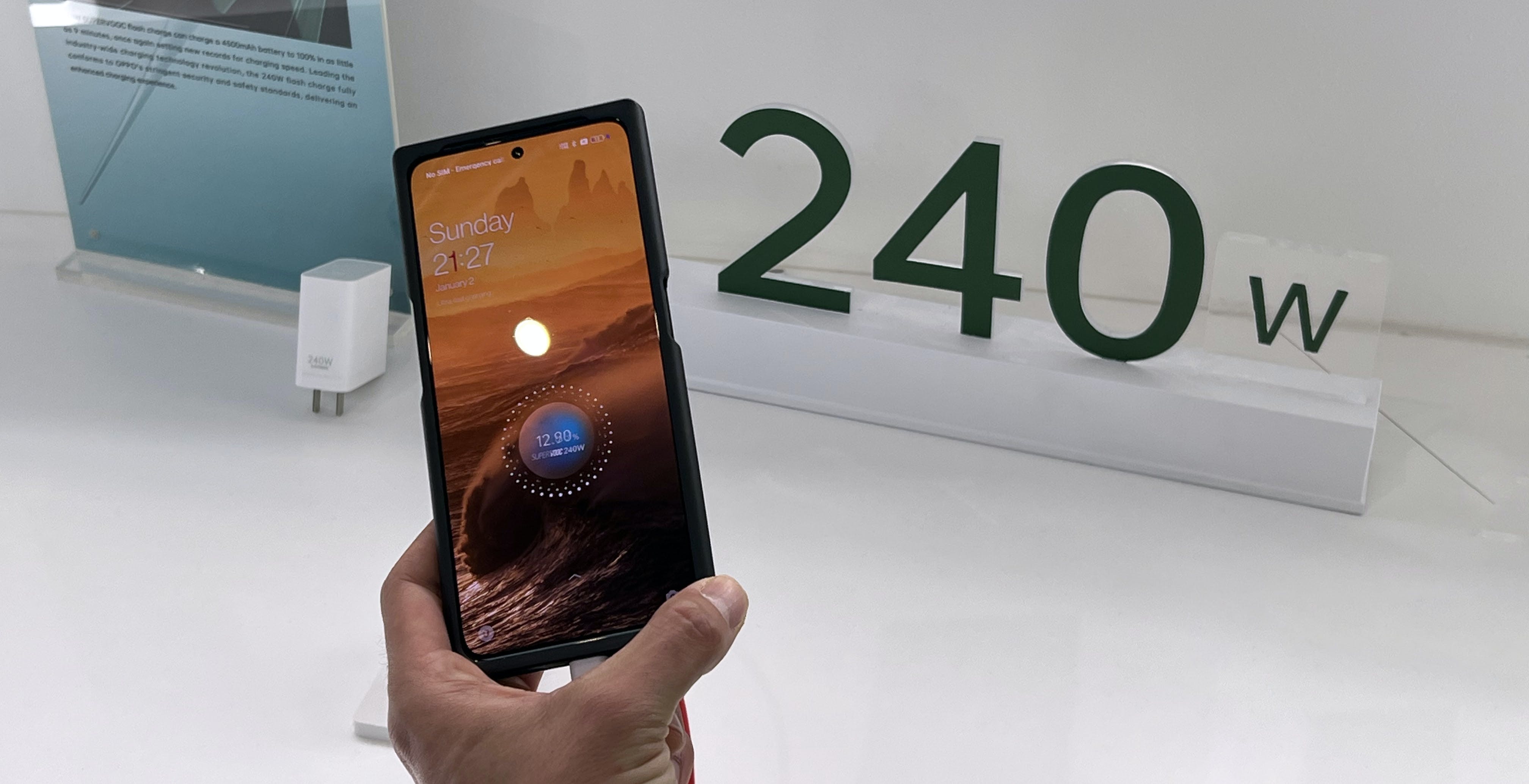 L'arrivo delle super ricariche: con 240 watt il telefono è carico in 9 minuti